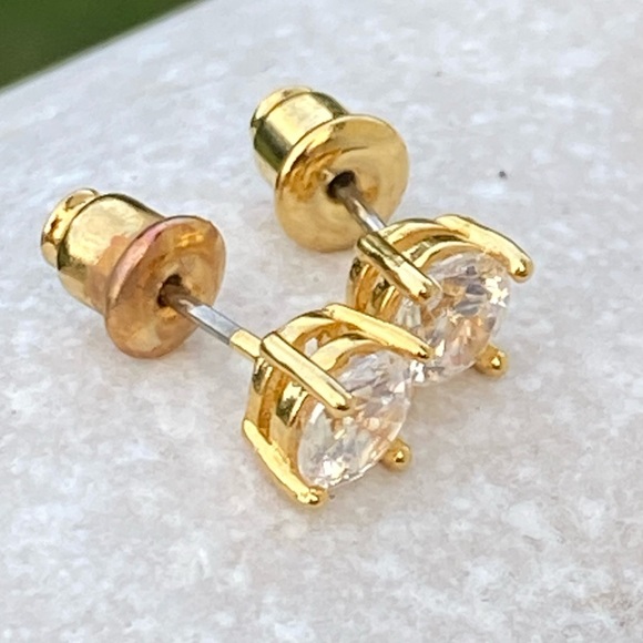 Cubic Zirconia 5mm round earrings gold plated setting - Picture 6 of 6